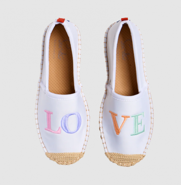 Espadrilles dengan warna-warna pastel lembut